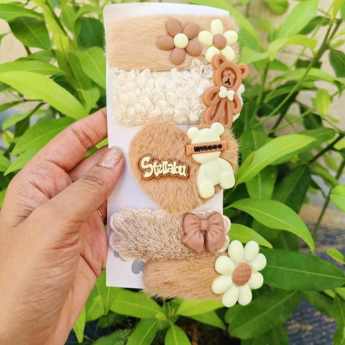 Flower Fur Plush Tick Tack Pins 🧸